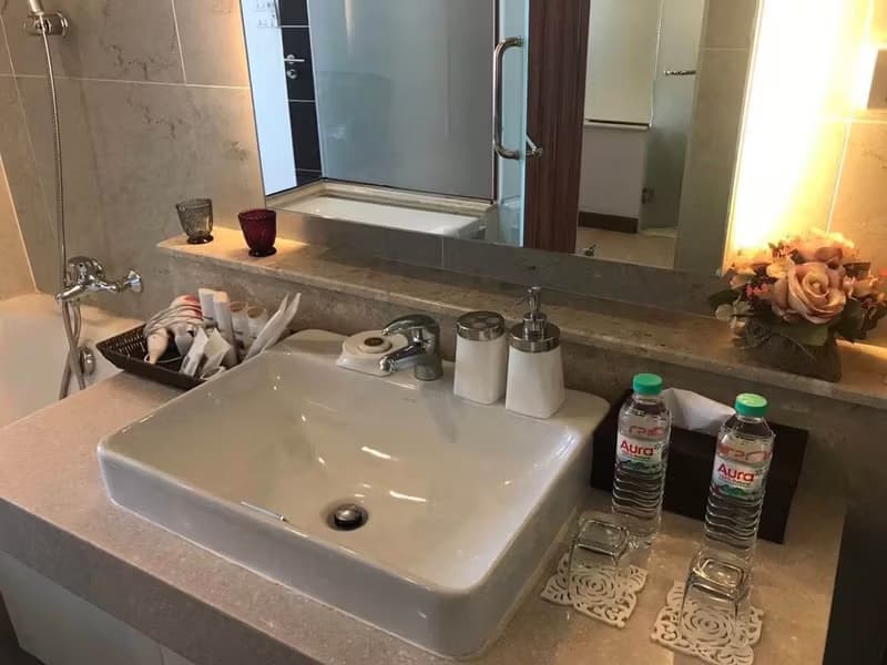 1 Bedroom Condo