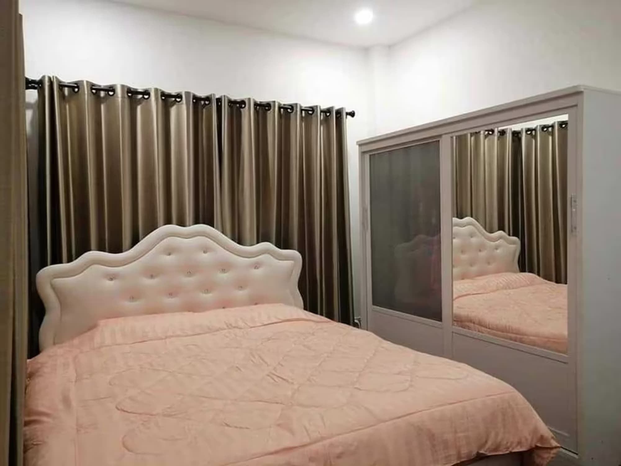 Twin-House for Rent - Image 10
