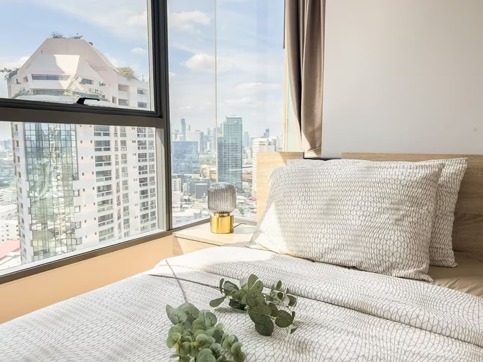 Condo for Rent at The Lumpini 24 - Image 10