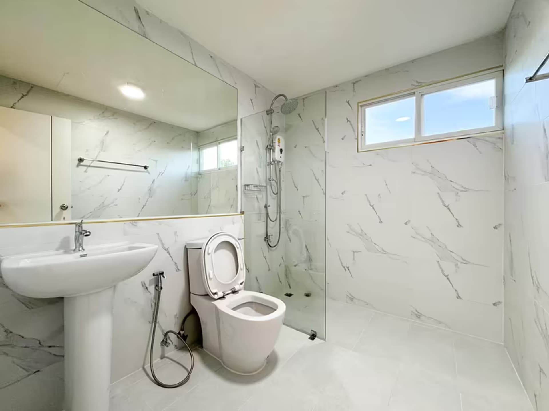 3 Bedroom House - Image 17