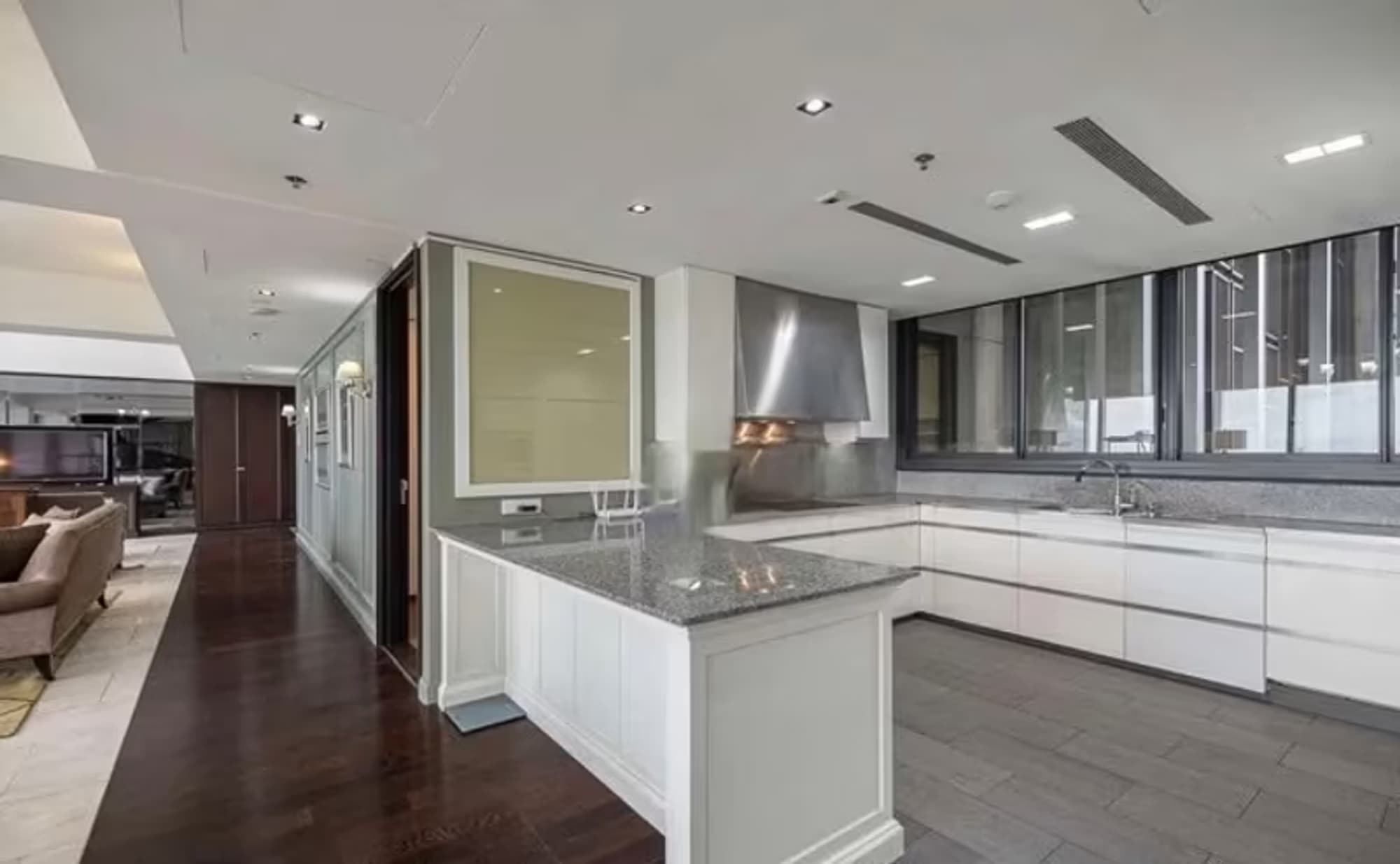 4 Bedroom Condo - Image 4