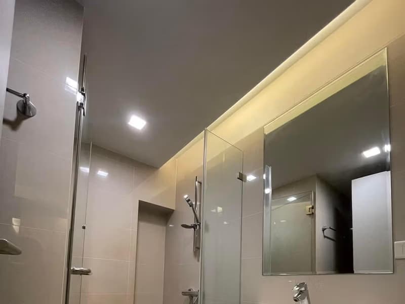 1 Bed Condo for Rent and Sale  Near Phloen Chit BTS