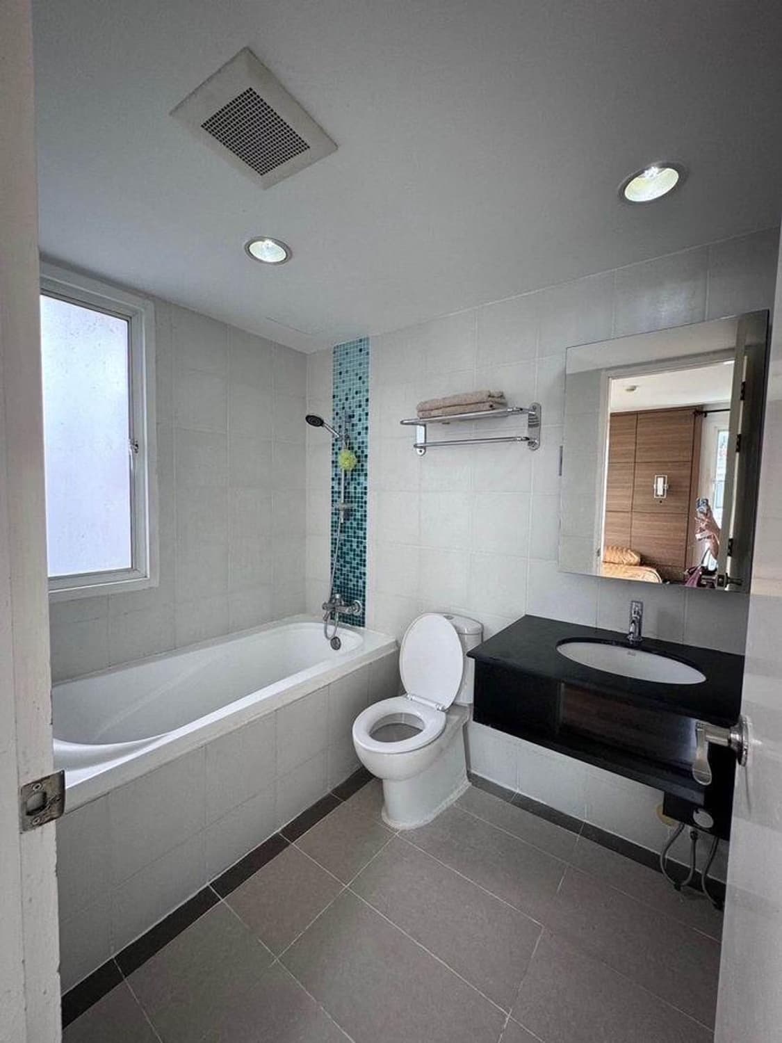 2 Bed Condo for Sale in Phaya Thai - Image 7
