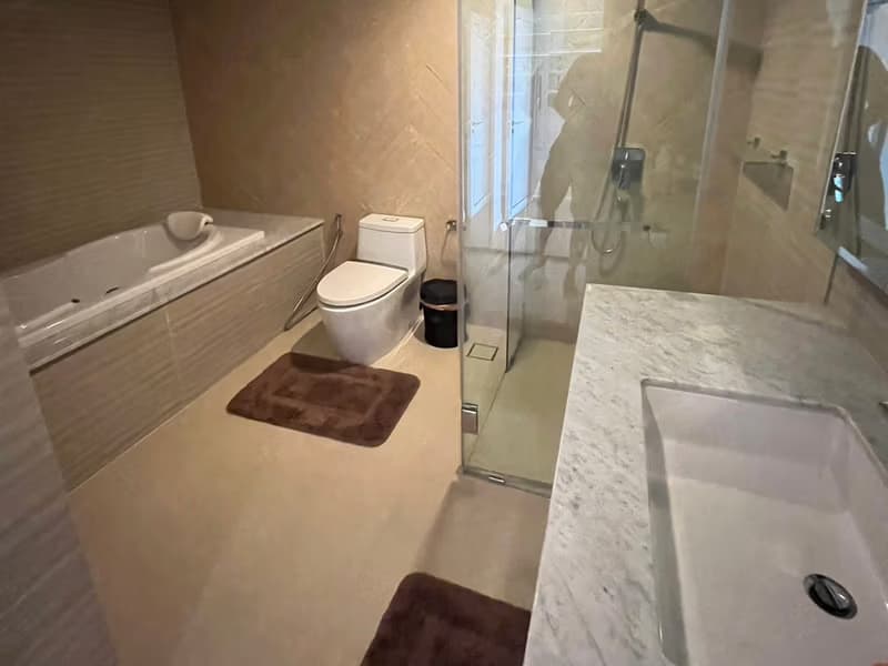 Condo for Sale at State Tower Bangkok
