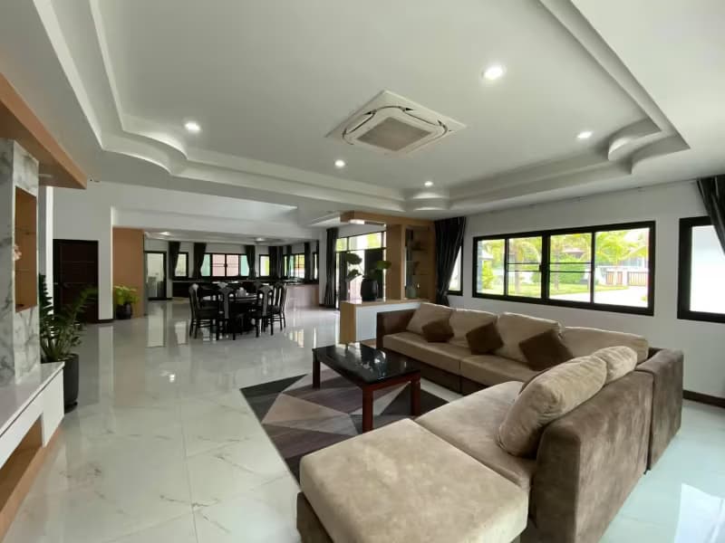 5 Bedroom House