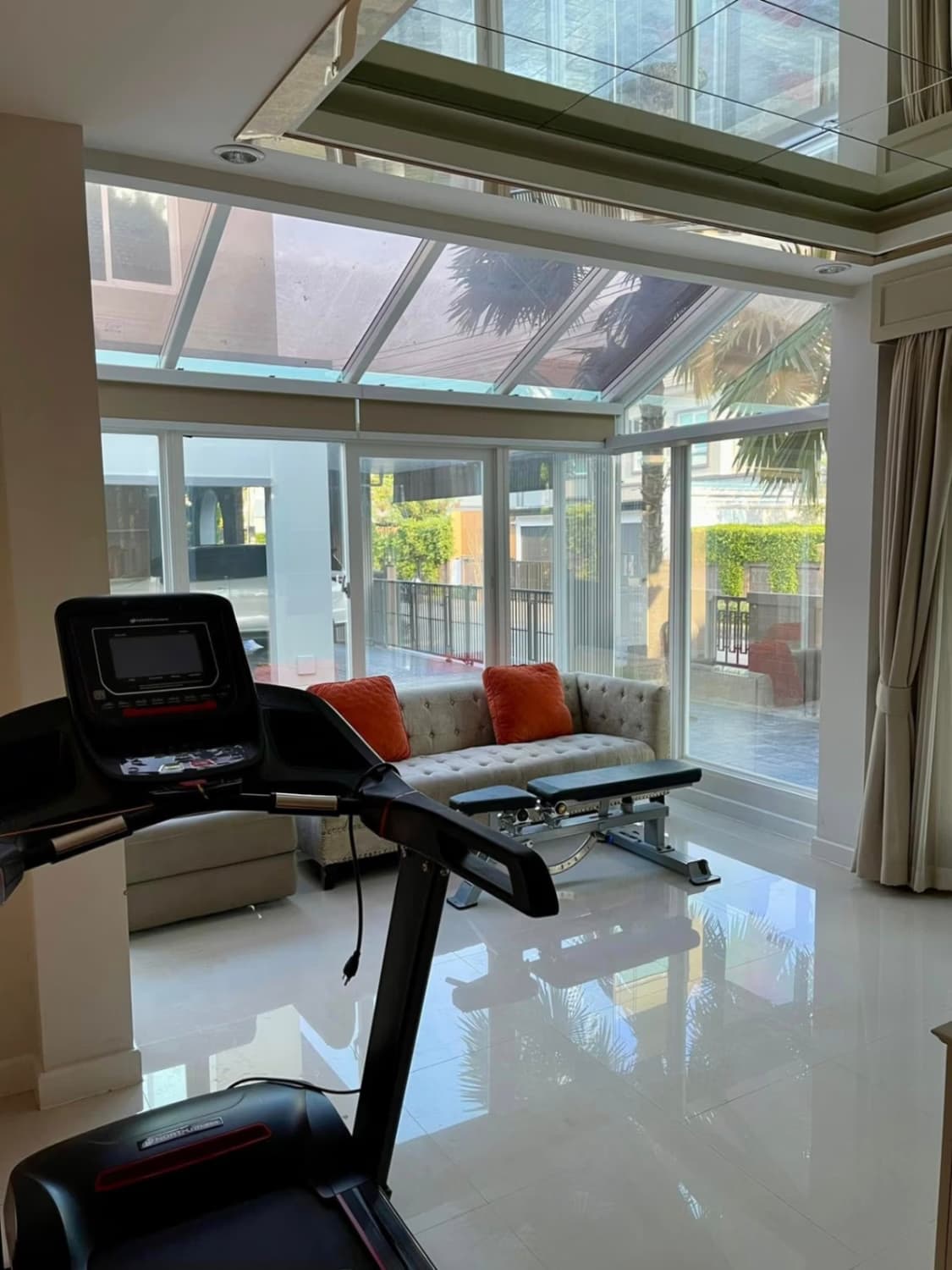 7 Bed House for Rent in Mueang Chiang Mai - Image 2