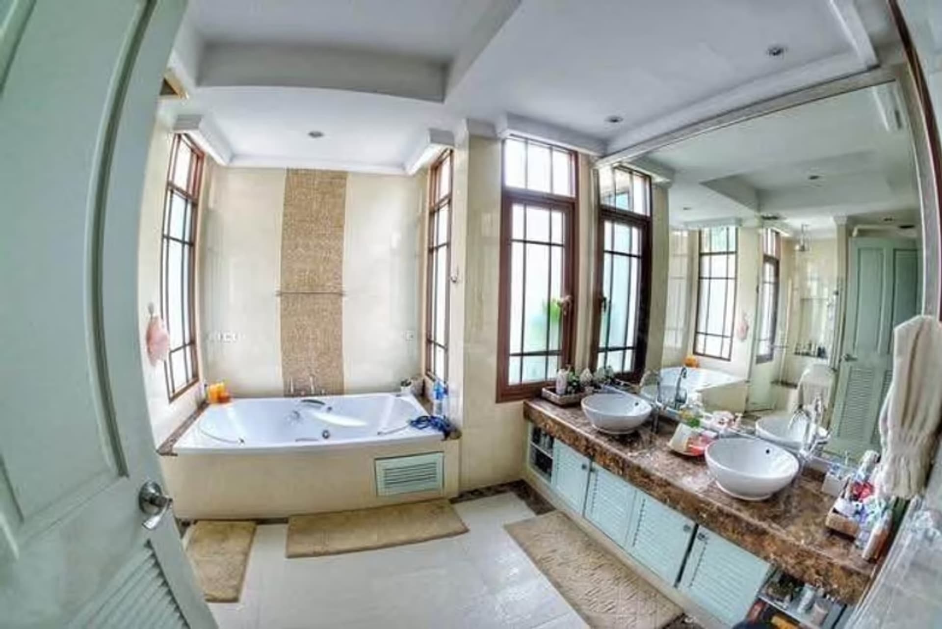 5 Bedroom House - Image 6