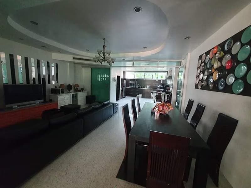 4 Bed Townhouse for Rent and Sale in Bang Kho Laem