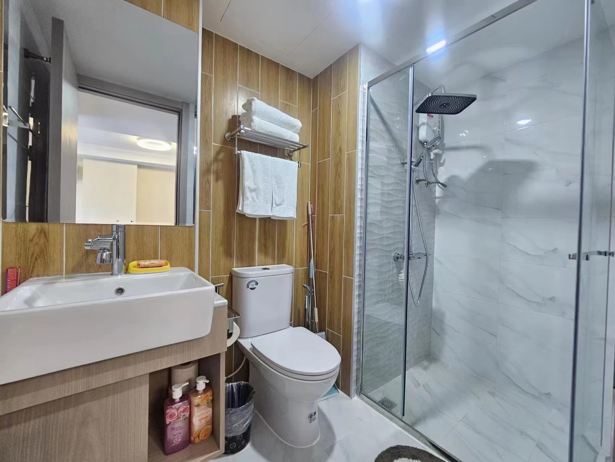 Condo for Rent at The One Condo - Image 4