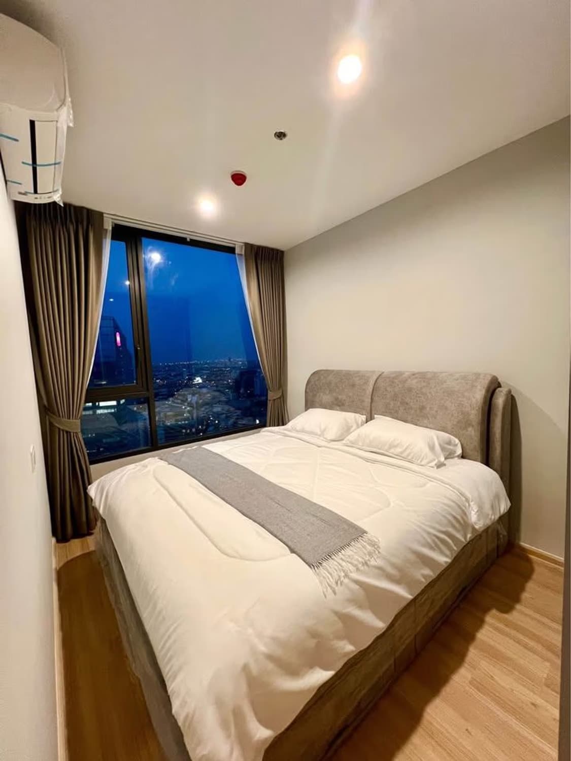2 Bed Condo for Rent in Phra Khanong - Image 9