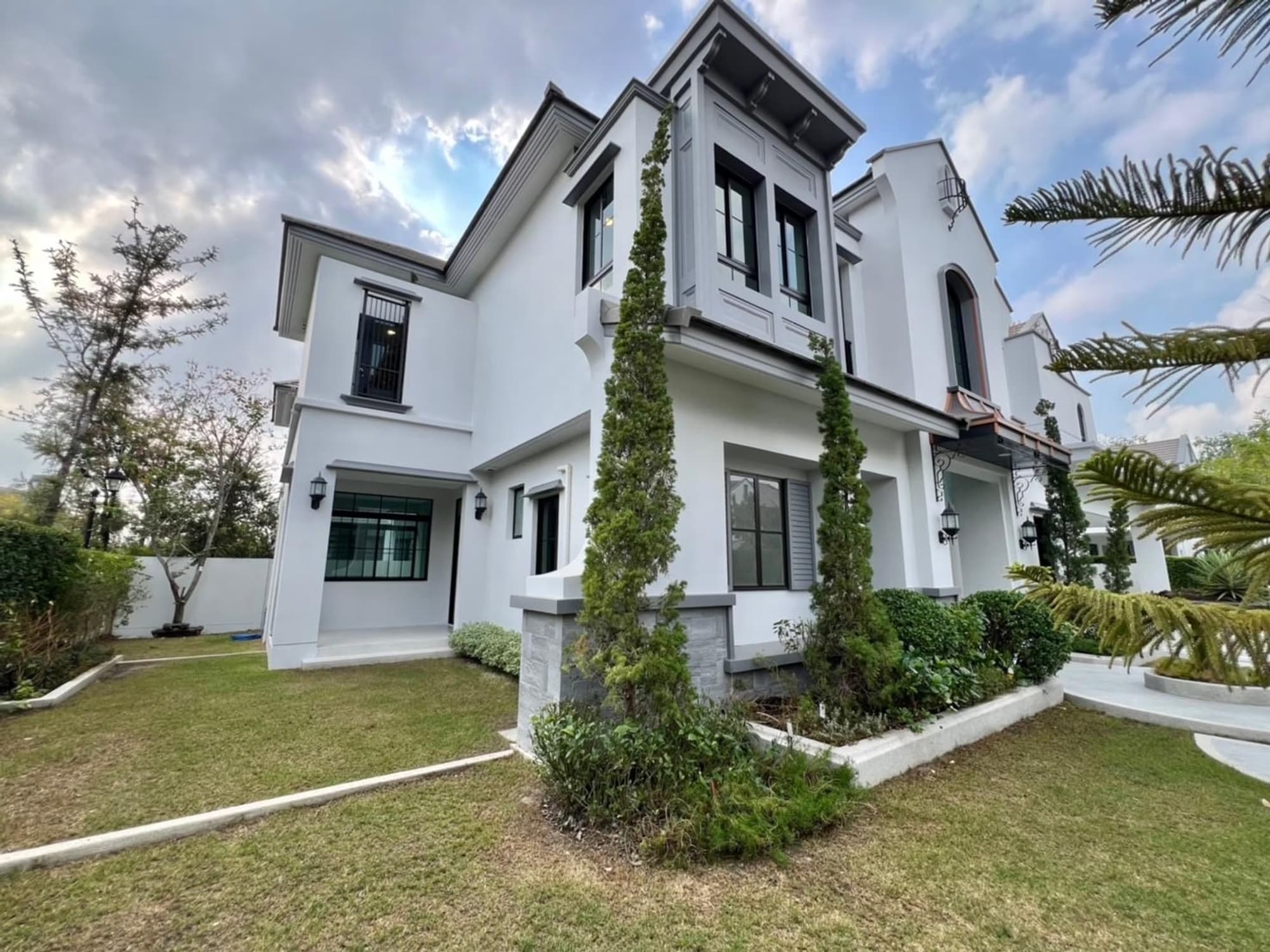 House for Sale at Nantawan Rama 9 - Krungthepkreetha - Image 2