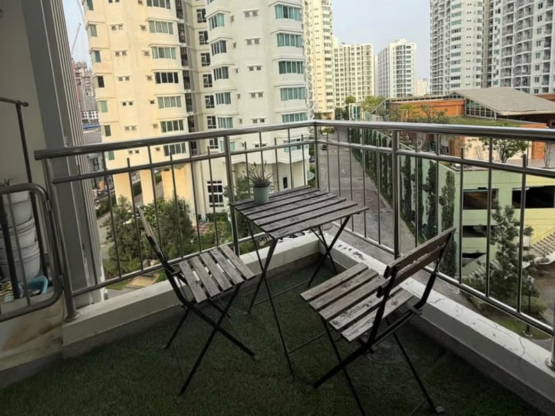 2 Bed Condo for Rent and Sale in Huai Khwang