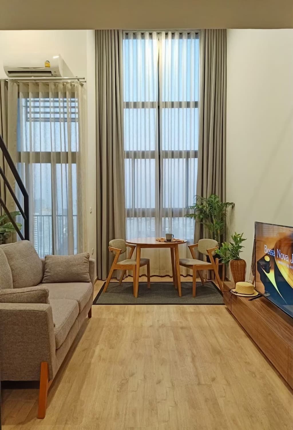 1 Bed Condo for Rent  Near Phra Ram 9 MRT - Image 1