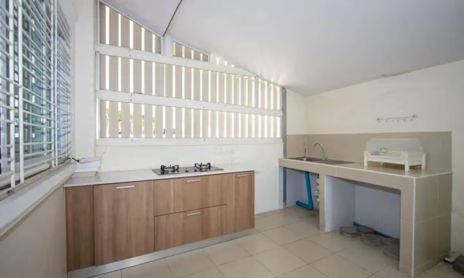 2 Bedroom House - Image 2