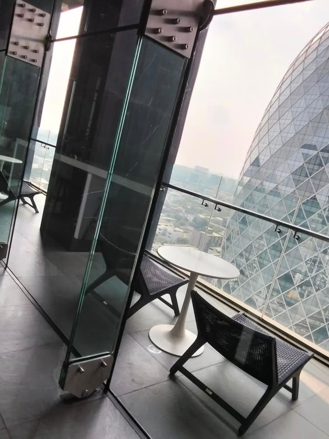 2 Bed Condo for Rent in Phaya Thai - Image 12