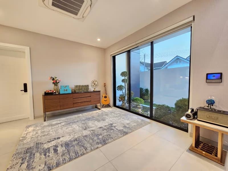 4 Bed House for Rent in Mueang Chiang Mai