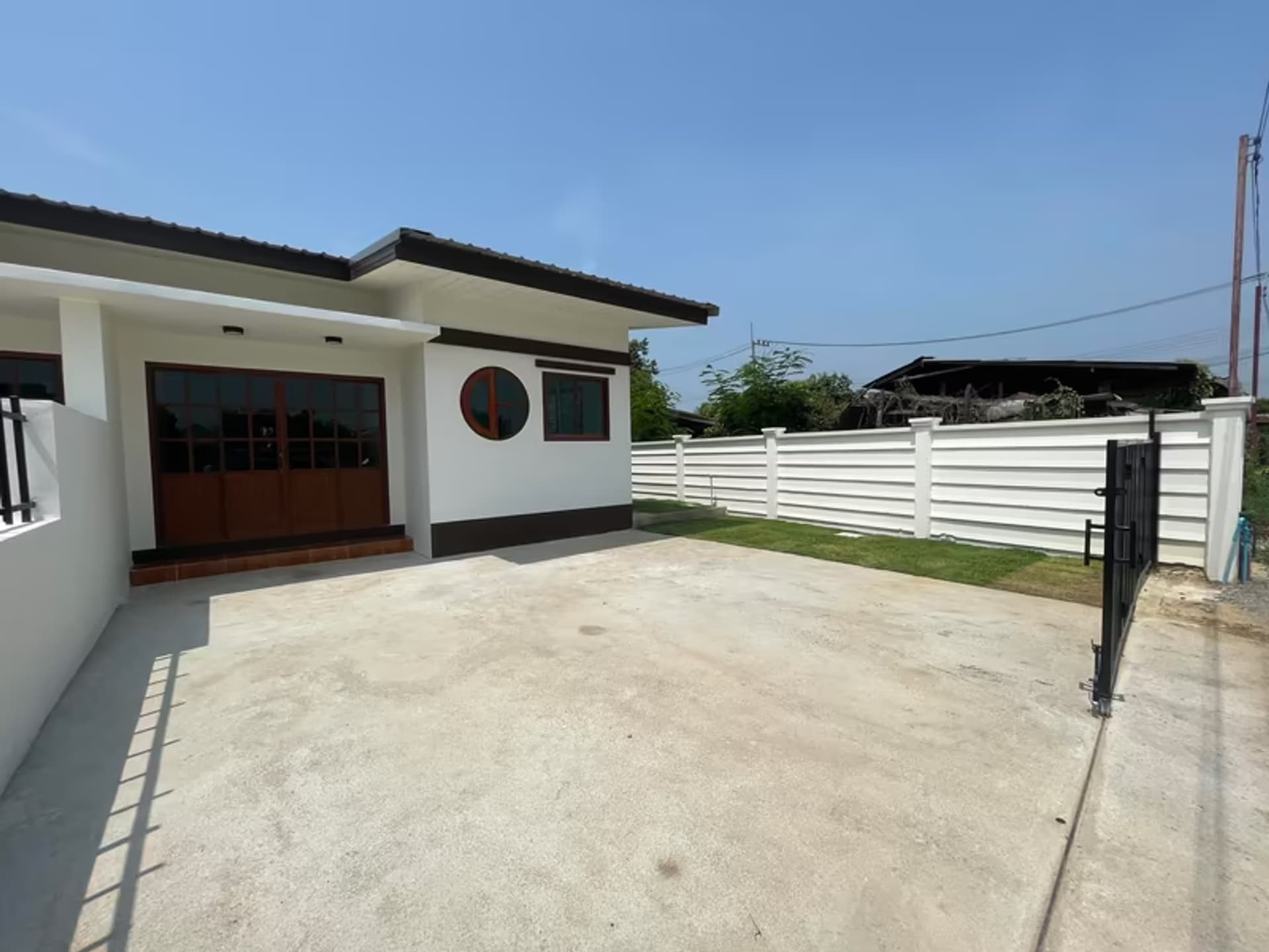 3 Bedroom House - Image 11
