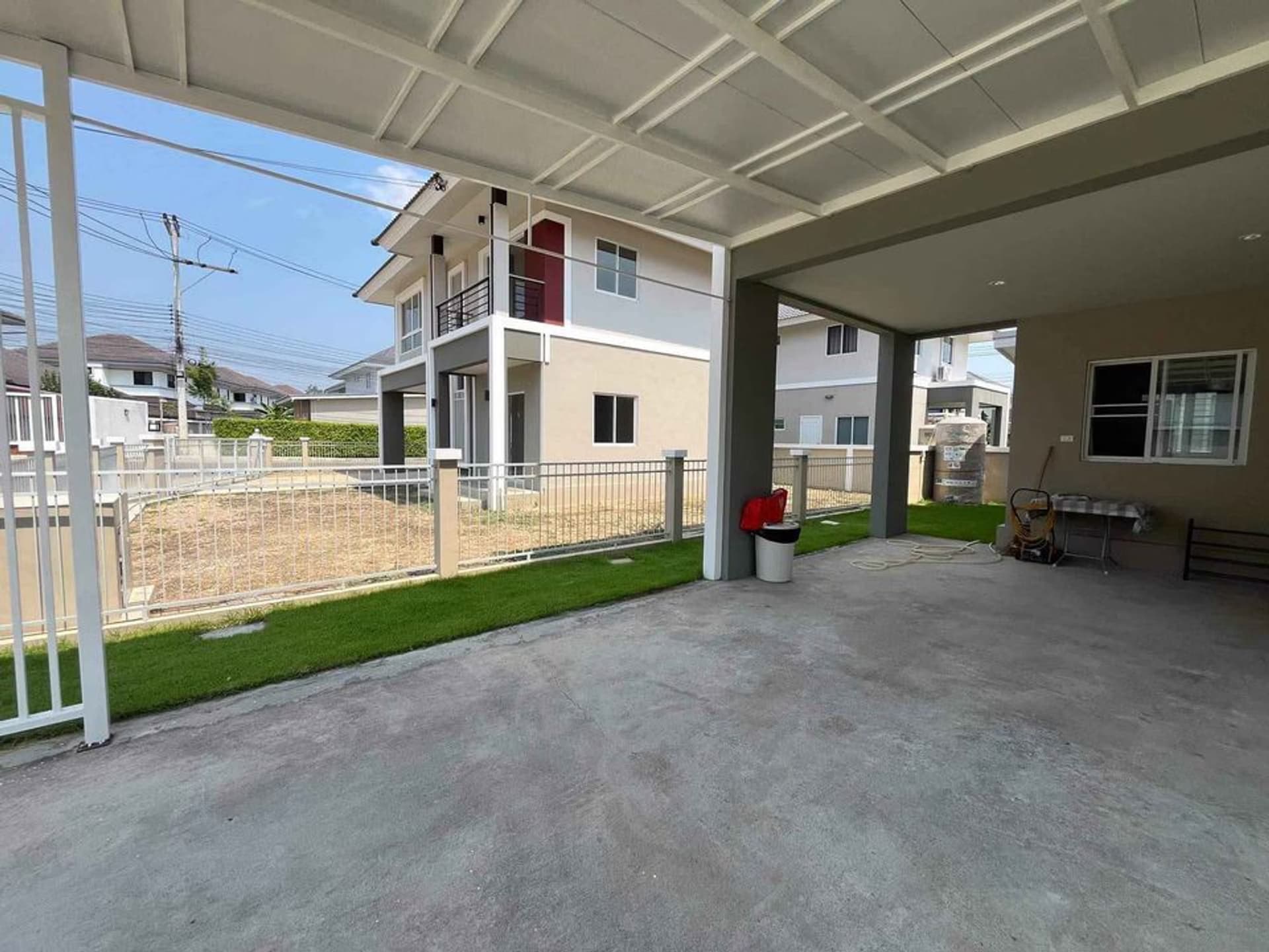 3 Bed House for Rent in Saraphi - Image 11