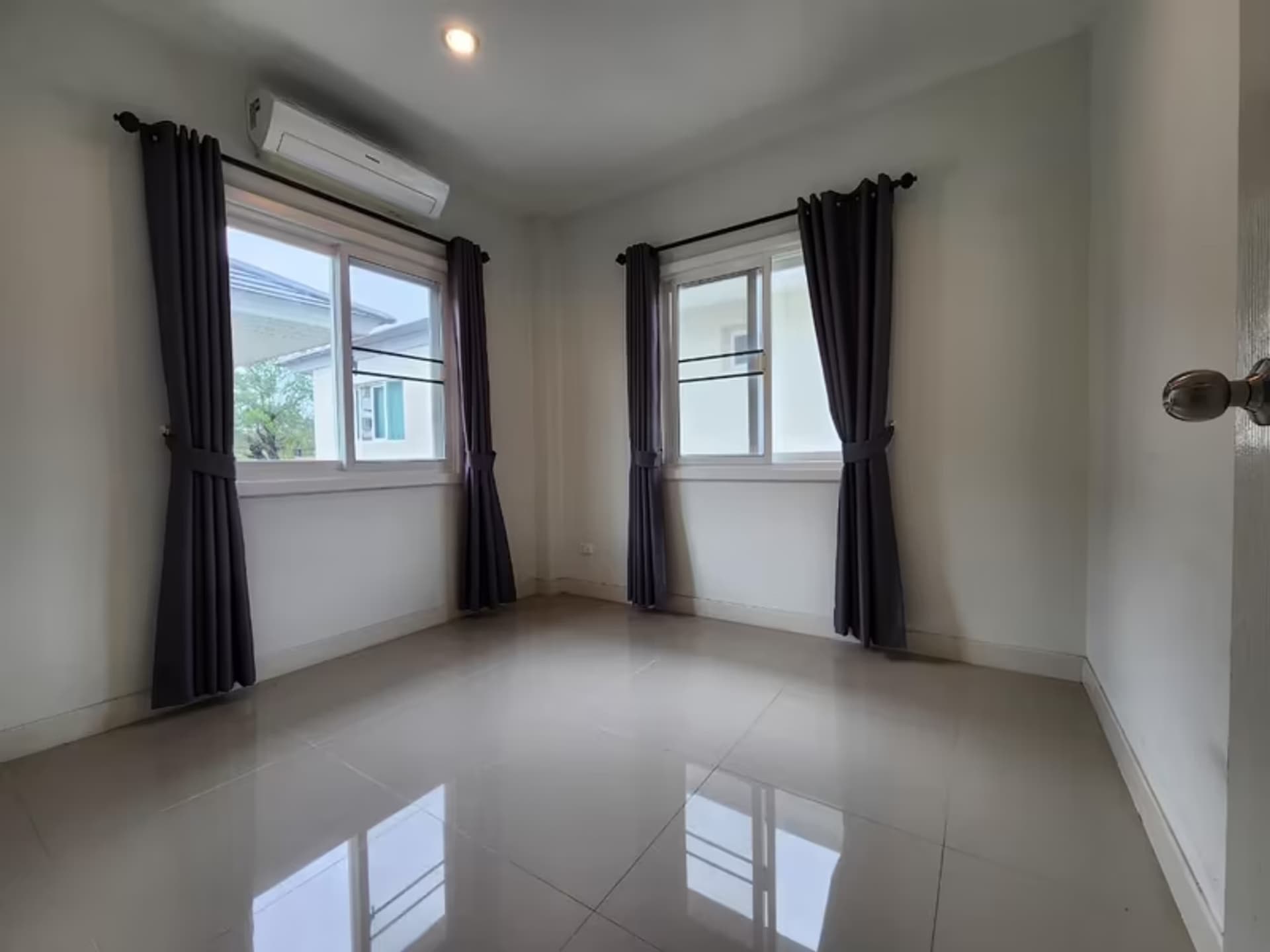 3 Bedroom House - Image 14