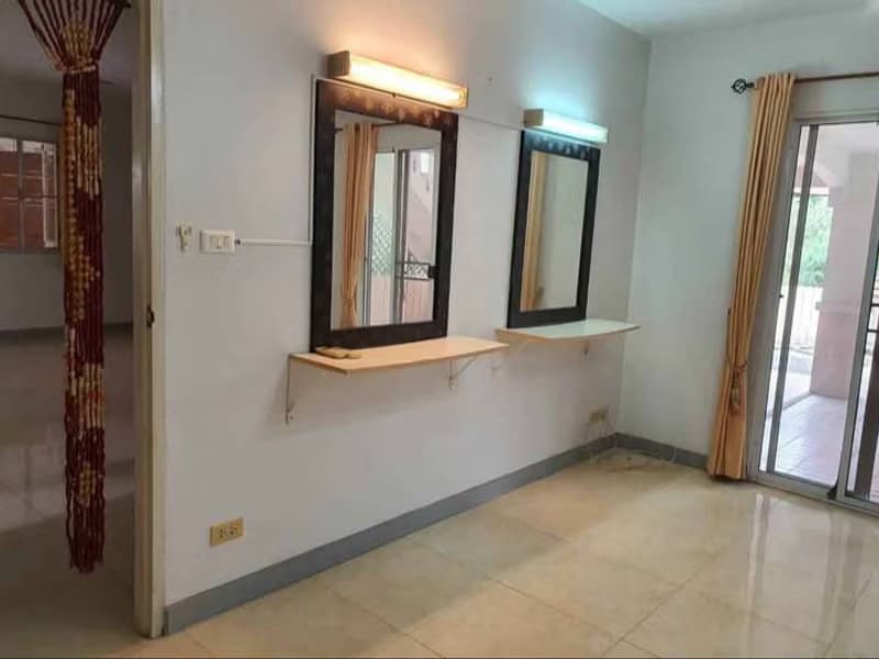 4 Bed House for Sale in San Kamphaeng