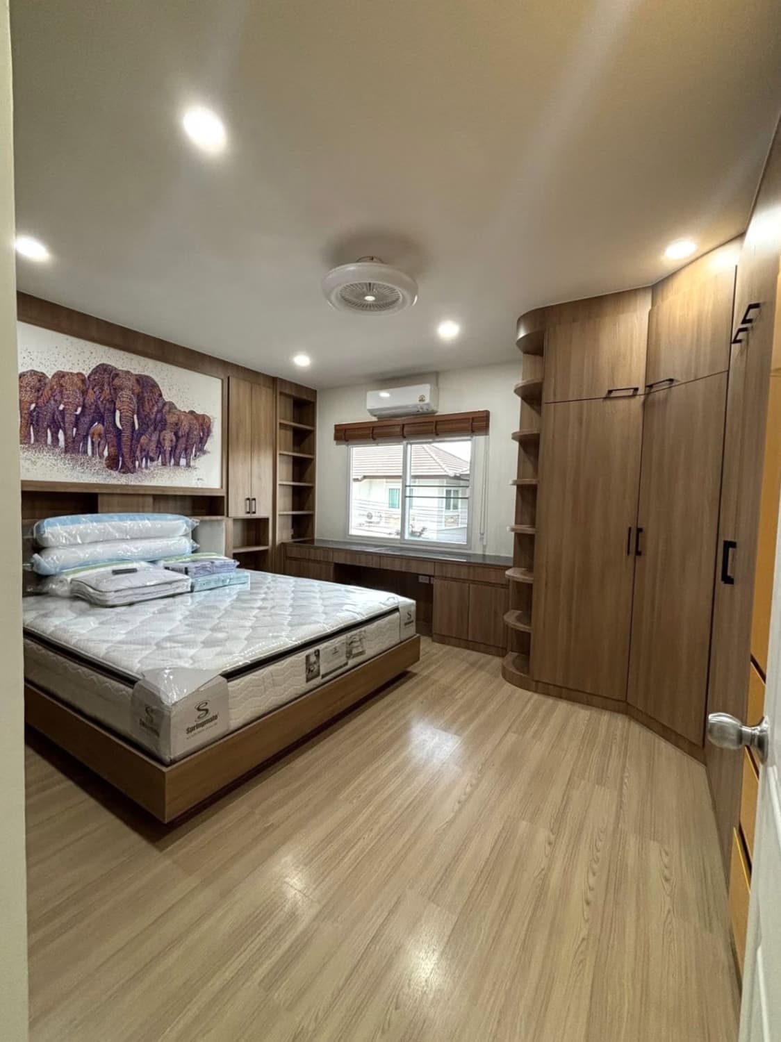3 Bed House for Rent and Sale in Saraphi - Image 8