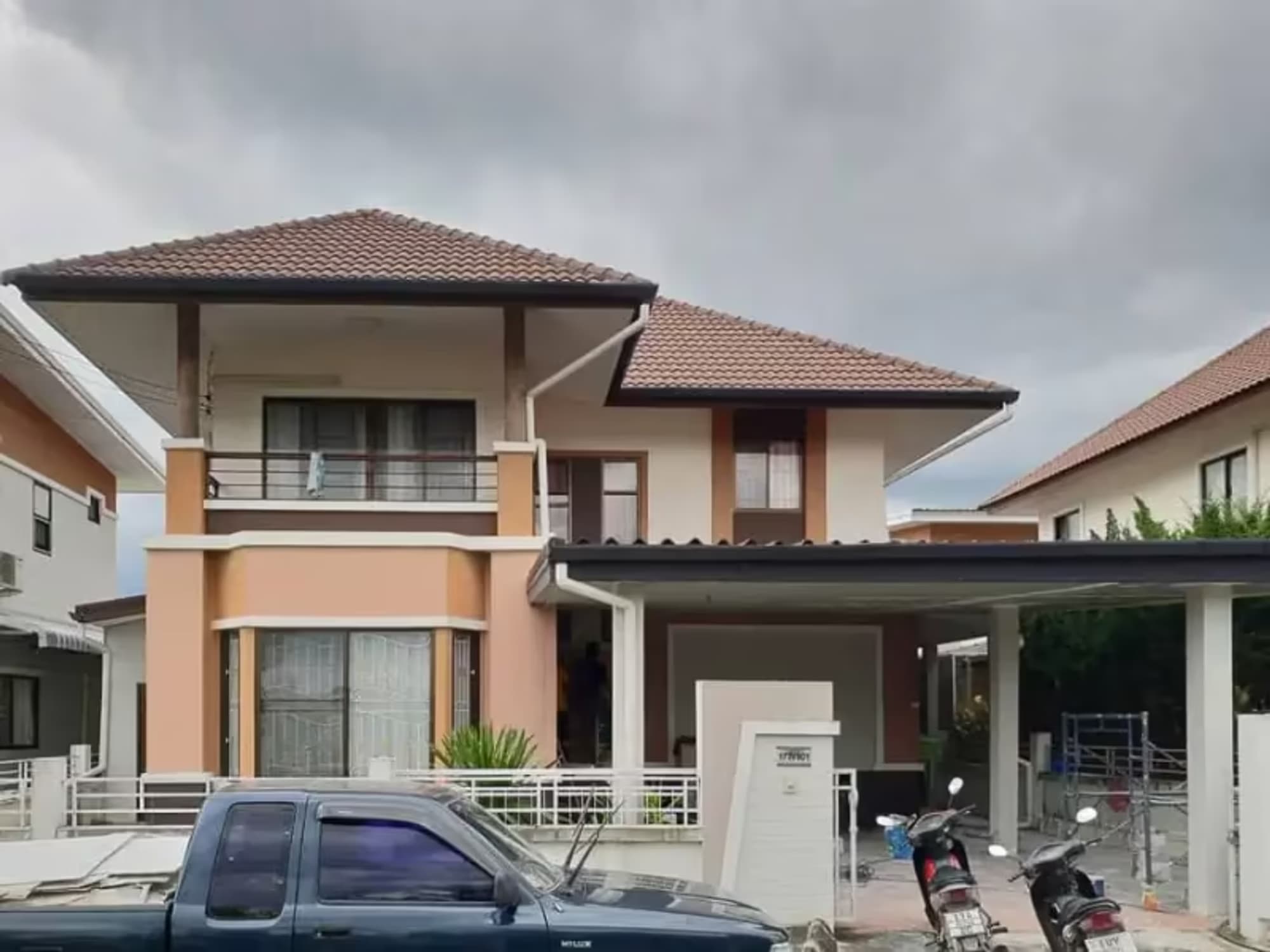 5 Bedroom House - Image 5