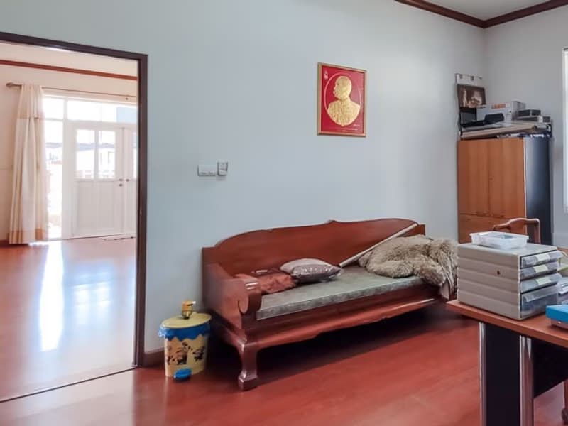 7 Bedroom House