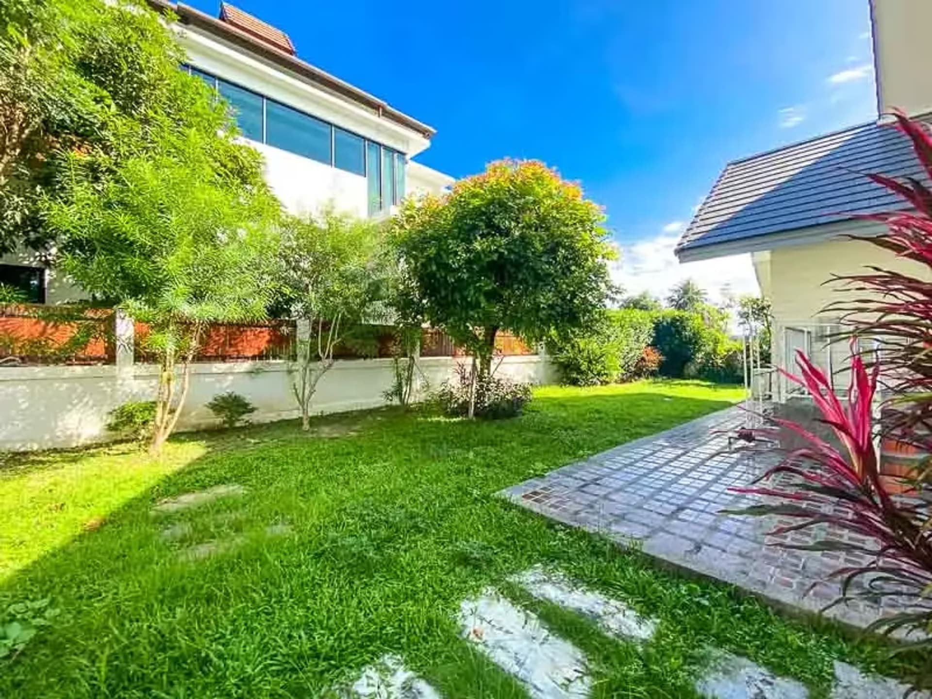 3 Bedroom House - Image 19