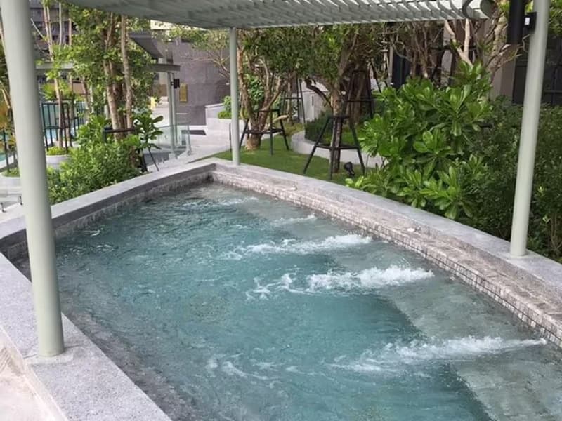 Whizdom Essence Sukhumvit 101