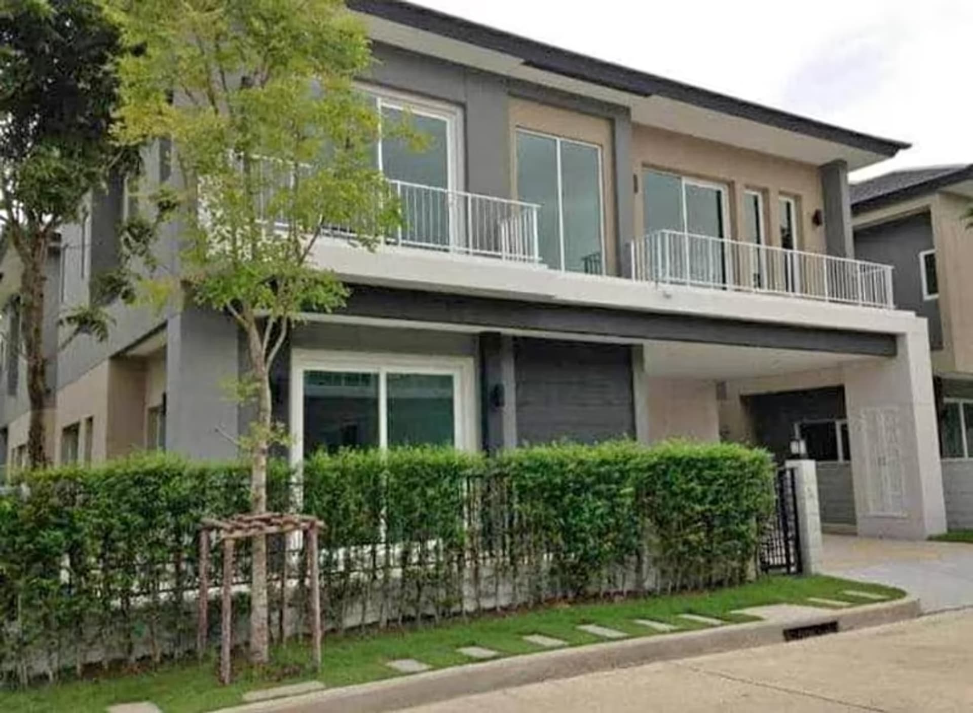4 Bedroom House - Image 8