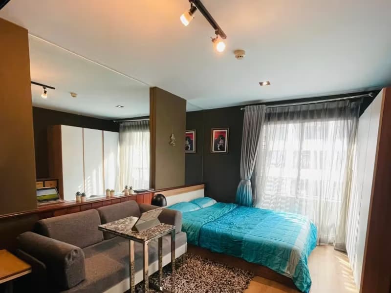 Studio for Rent in Phra Khanong