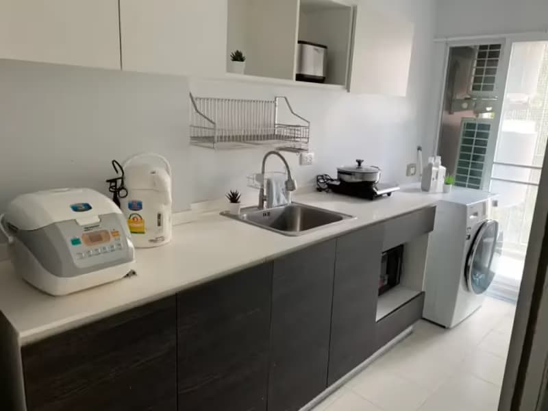 1 Bedroom Condo