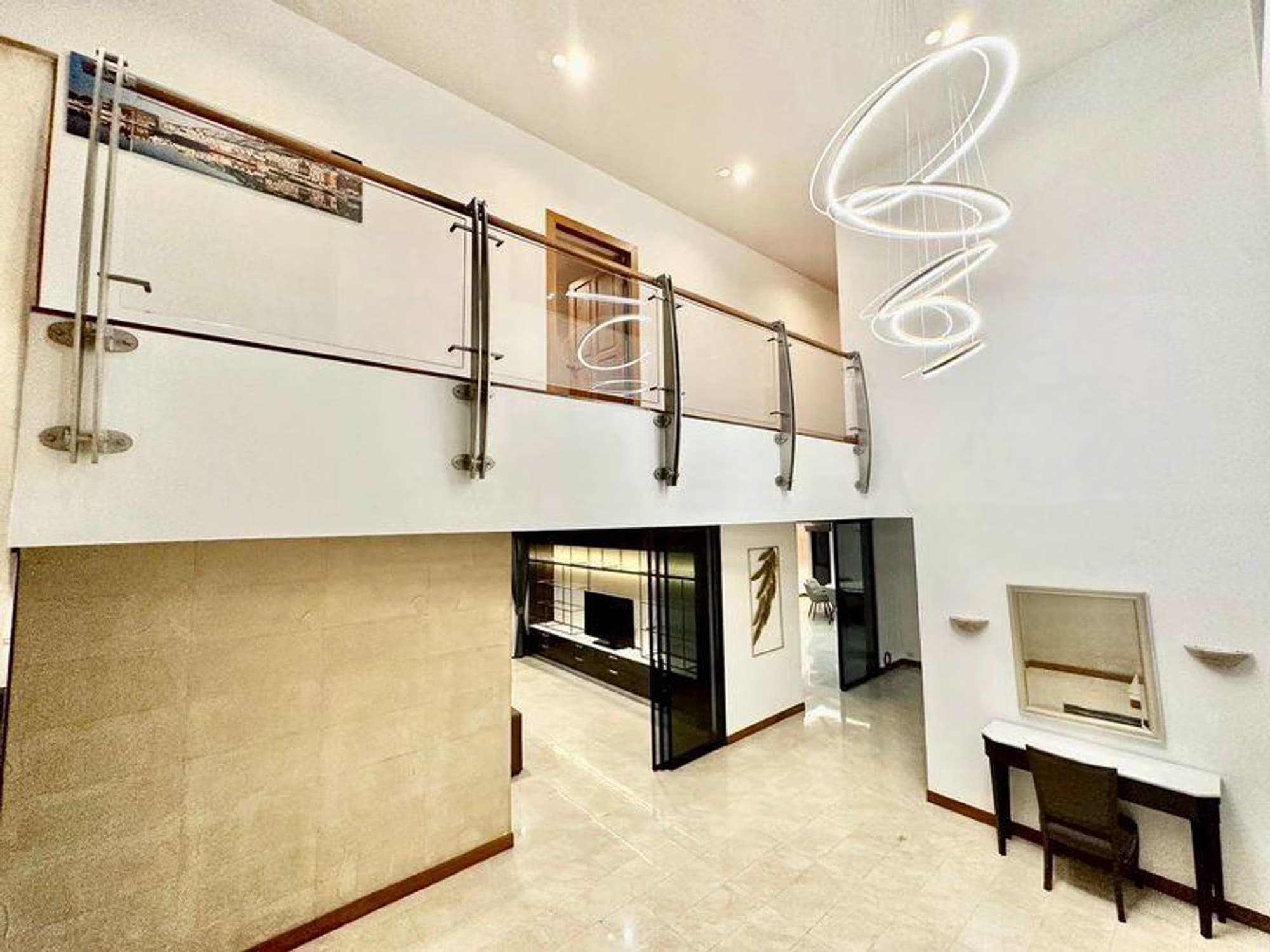 5 Bed House for Rent in Din Daeng - Image 6