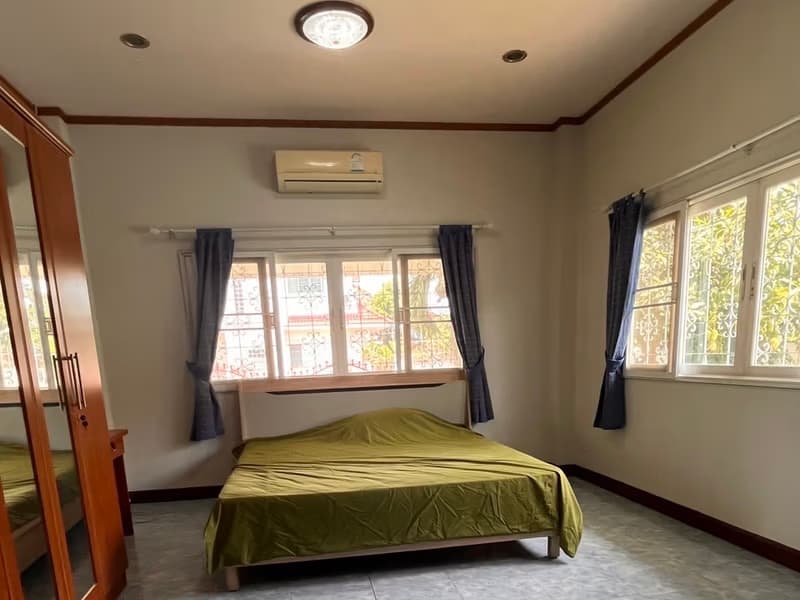 4 Bed House for Rent in San Kamphaeng