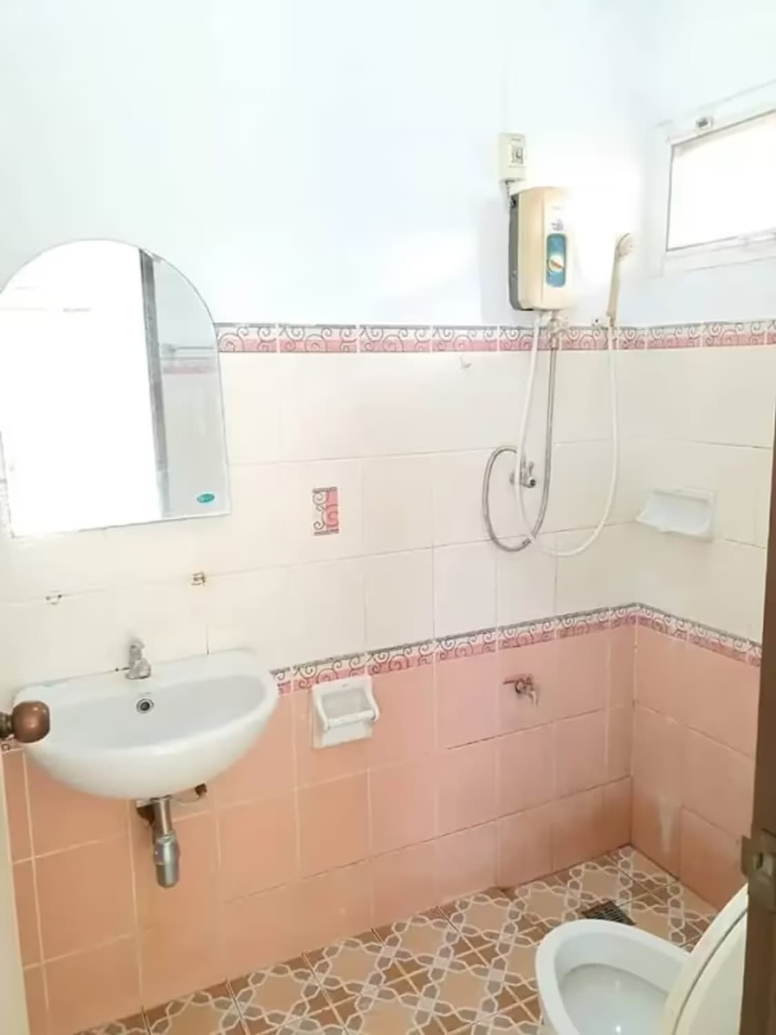 2 Bedroom House - Image 9
