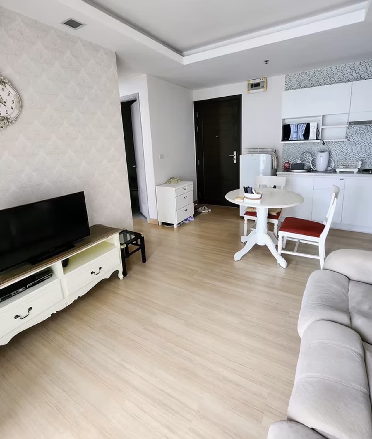 1 Bedroom Condo for Rent - Image 2
