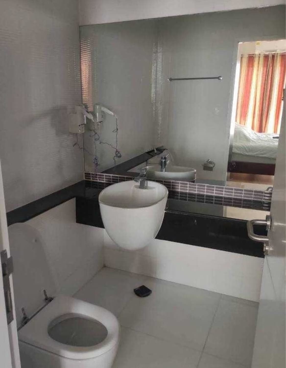 3 Bed Condo for Rent and Sale  Near Si Kritha MRT - Image 9