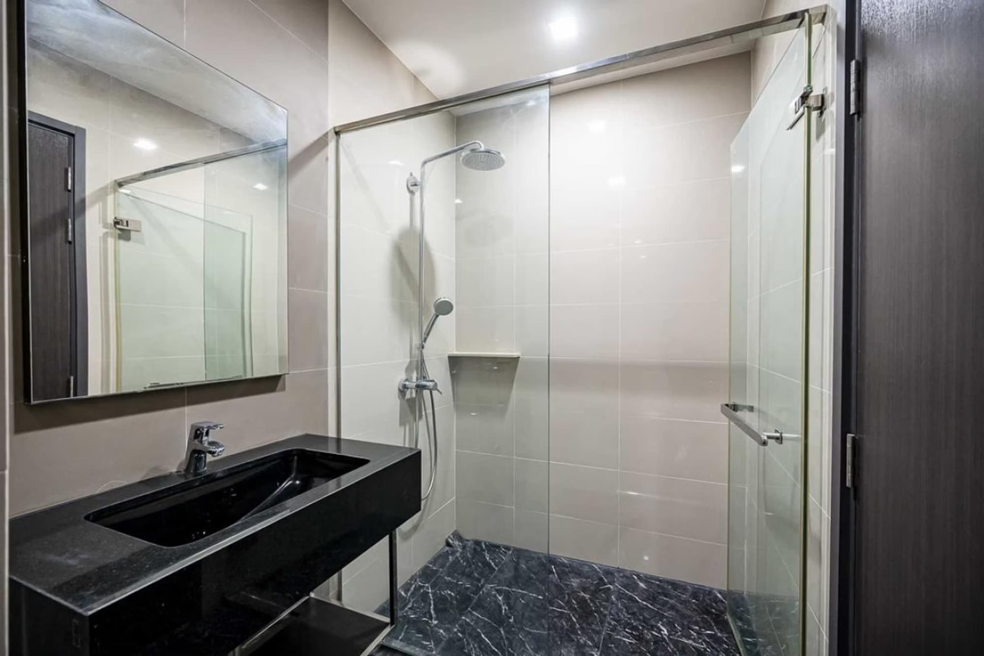 2 Bed Condo for Sale in Watthana - Image 8