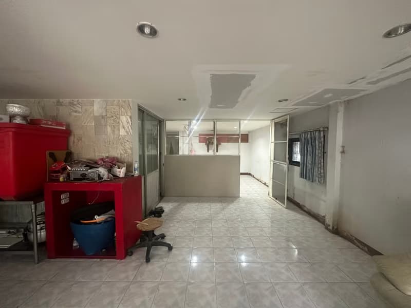 Studio Commercial for Rent in Mueang Samut Prakan