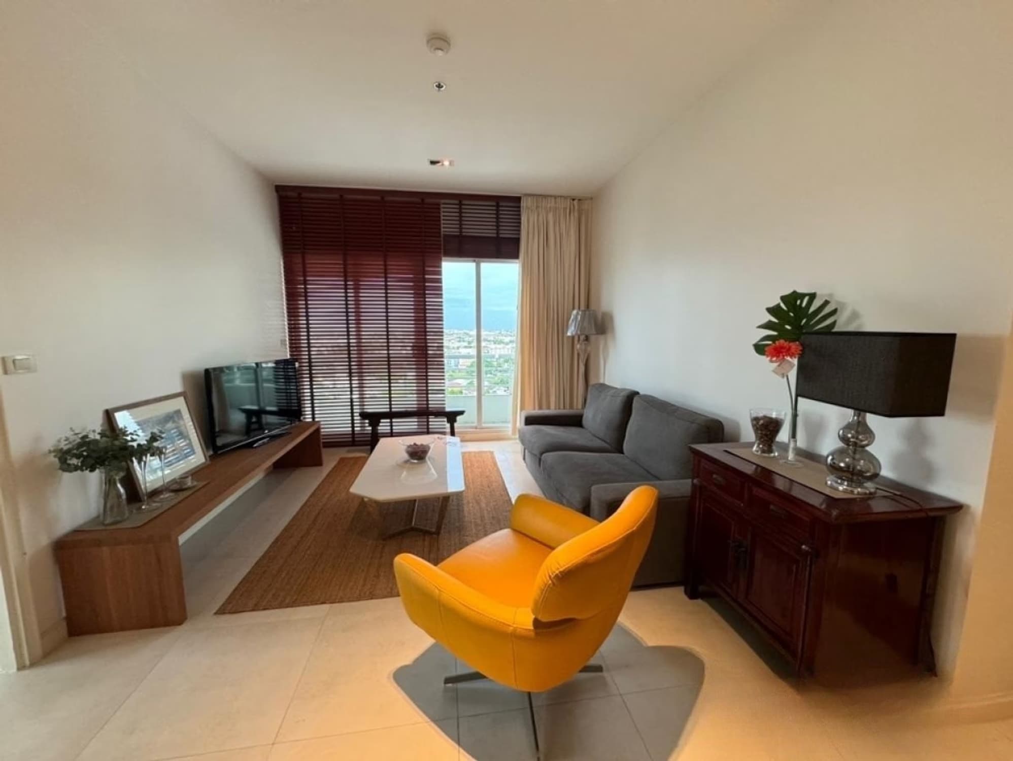 2 Bed Condo for Rent in Bang Kapi - Image 1