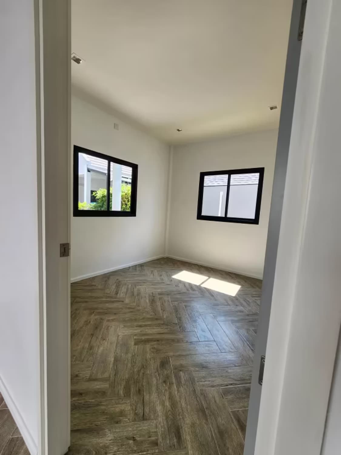 4 Bedroom House - Image 13