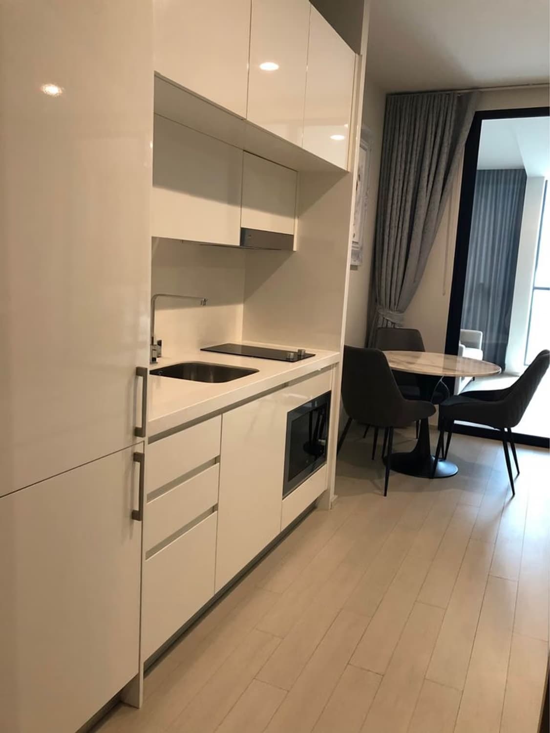 1 Bed Condo for Rent and Sale  Near Phloen Chit BTS - Image 4