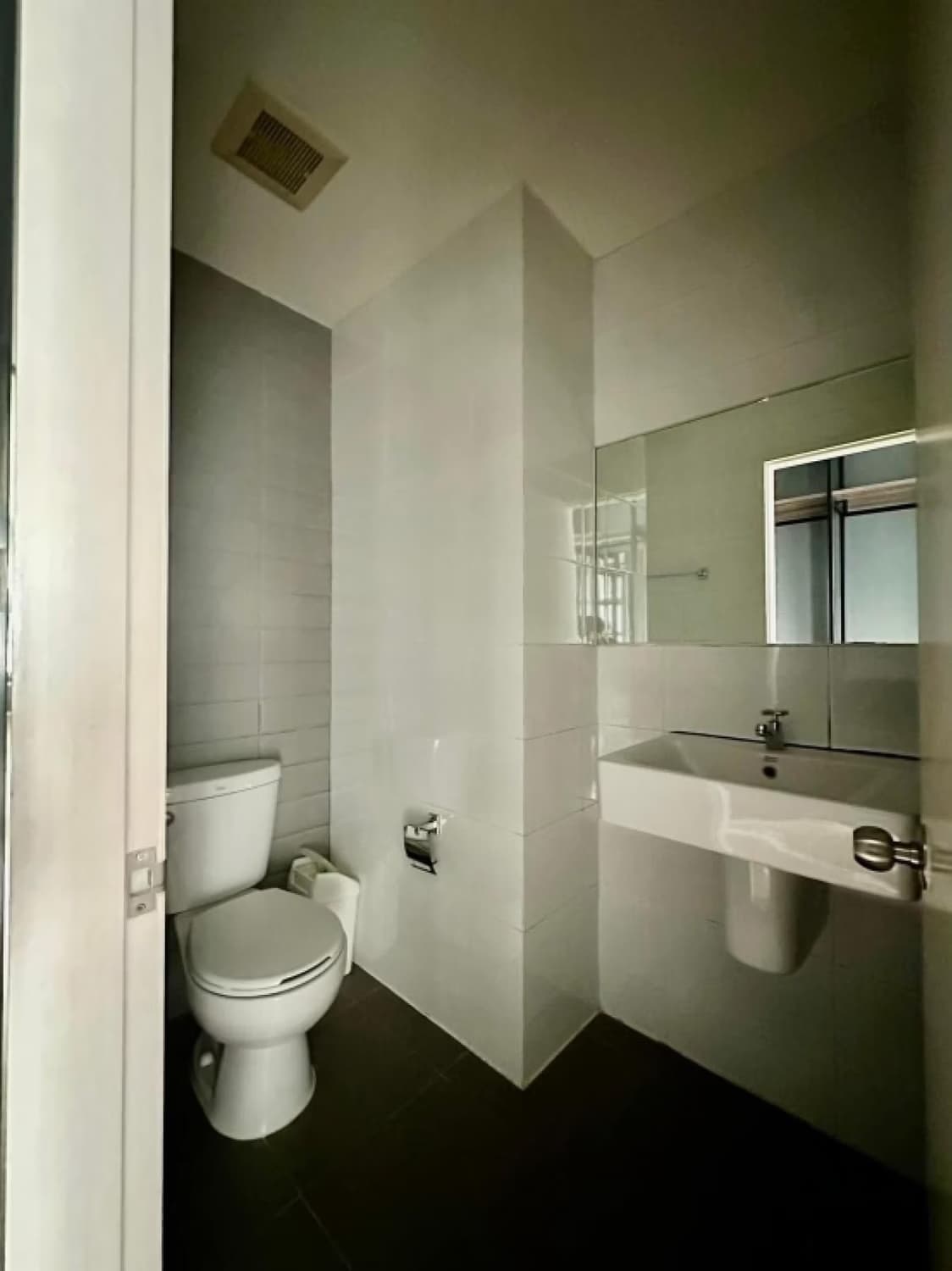 2 Bed Condo for Rent and Sale in Khlong Toei - Image 9