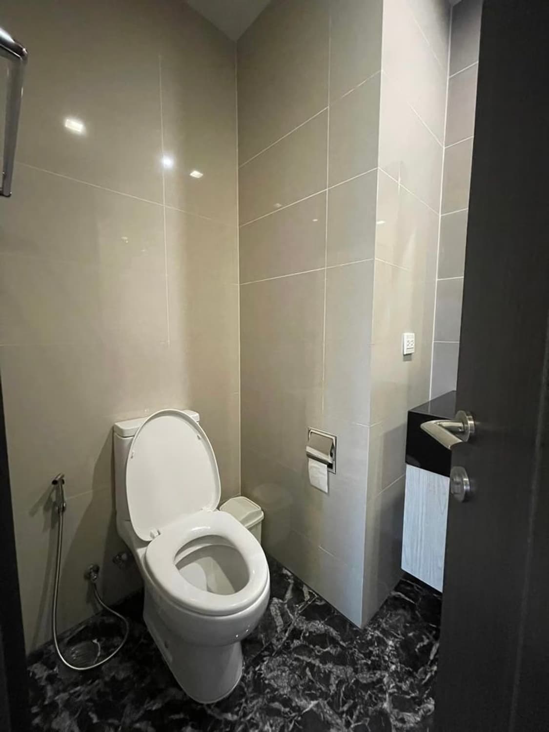 1 Bed Condo for Rent in Watthana - Image 6