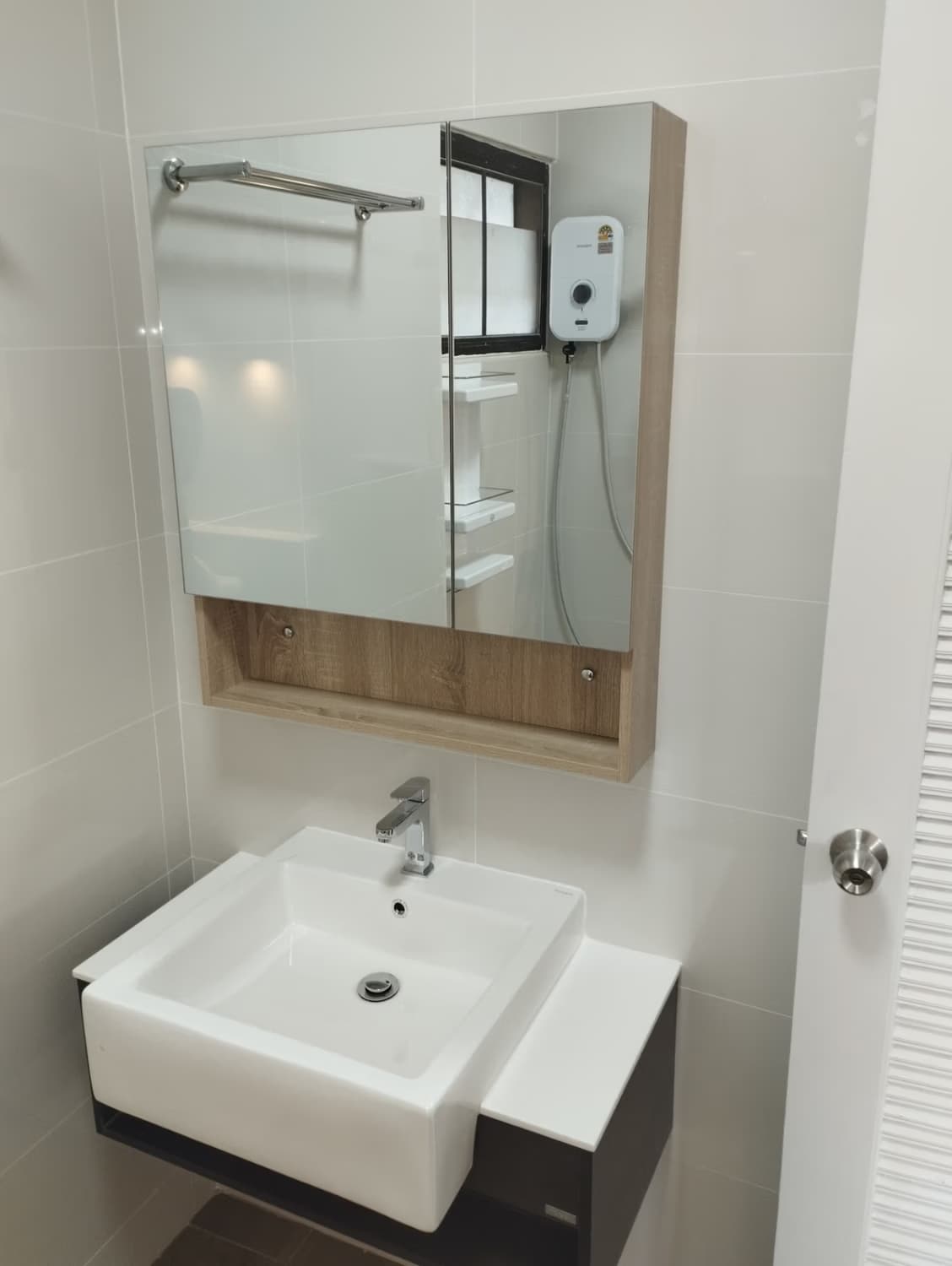 3 Bed House for Rent in Hang Dong - Image 8