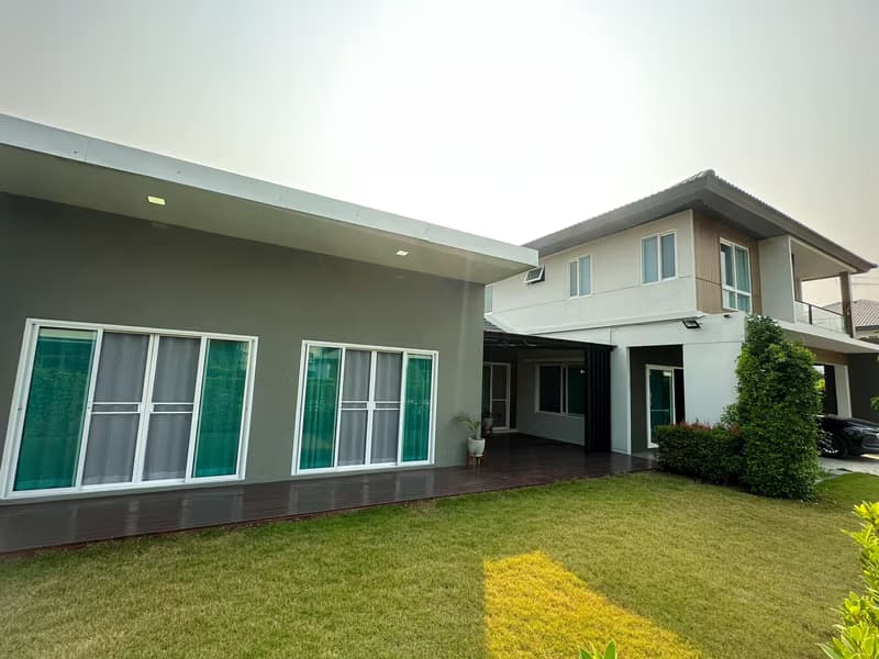 4 Bed House for Rent and Sale in San Kamphaeng