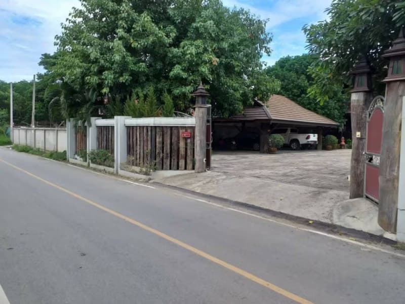 4 Bed House for Sale in San Kamphaeng