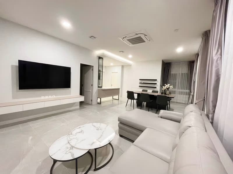 4 Bed House for Rent in Prawet