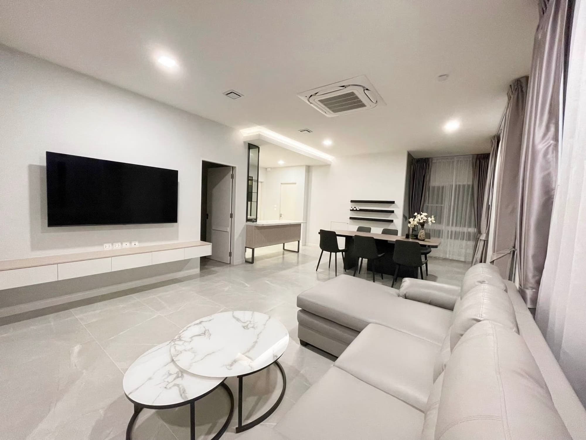 4 Bed House for Rent in Prawet - Image 2