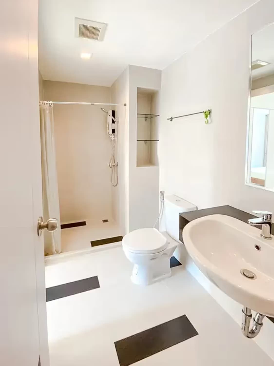 2 Bedroom Condo - Image 10